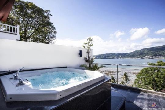 Day, Hot Tub