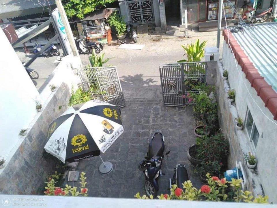 Balcony/Terrace, Quiet street view