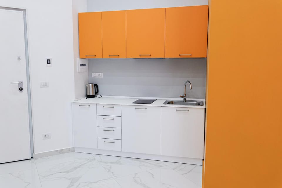 Kitchen or kitchenette, minibar, stove, kitchen