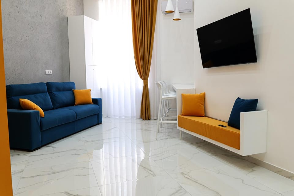 Communal lounge/ TV room, TV and multimedia, Living room, Seating area, Evening entertainment
