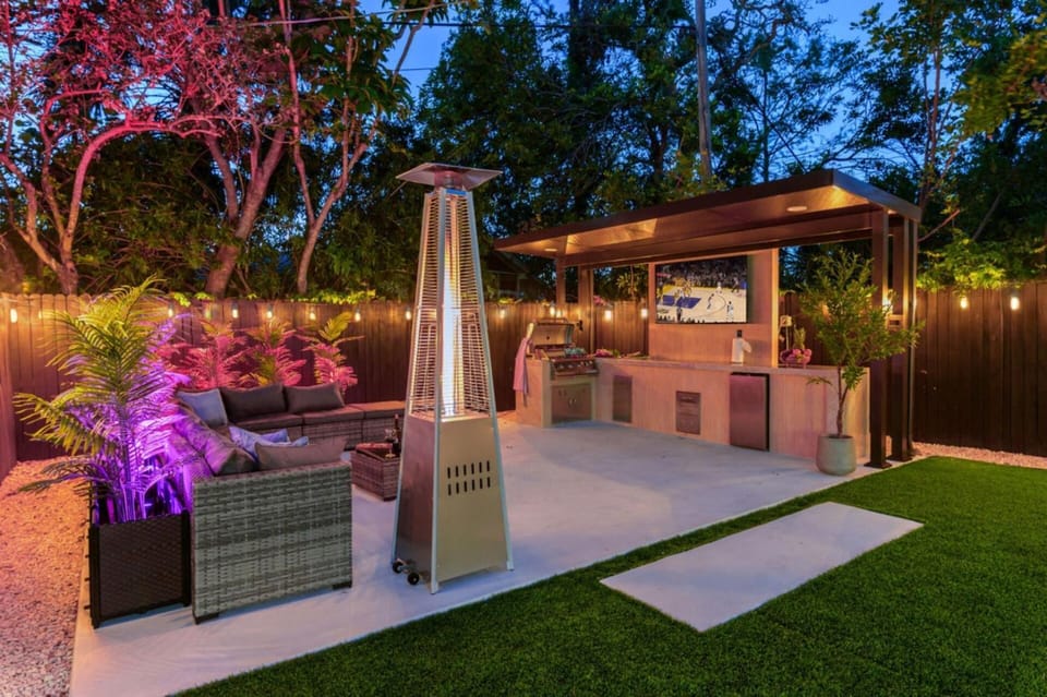 Heated Pool & Spa • Outdoor Kitchen/Theater/Games Villa in Bradenton