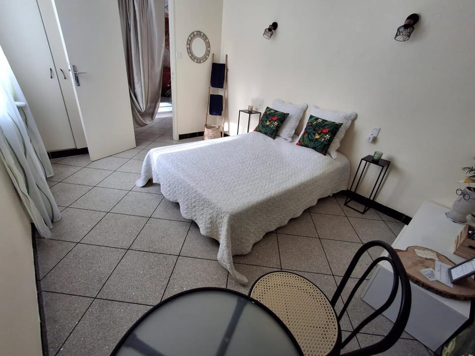 Chambre à louer à la nuitée Vacation rental in Provence-Alpes-Côte d'Azur