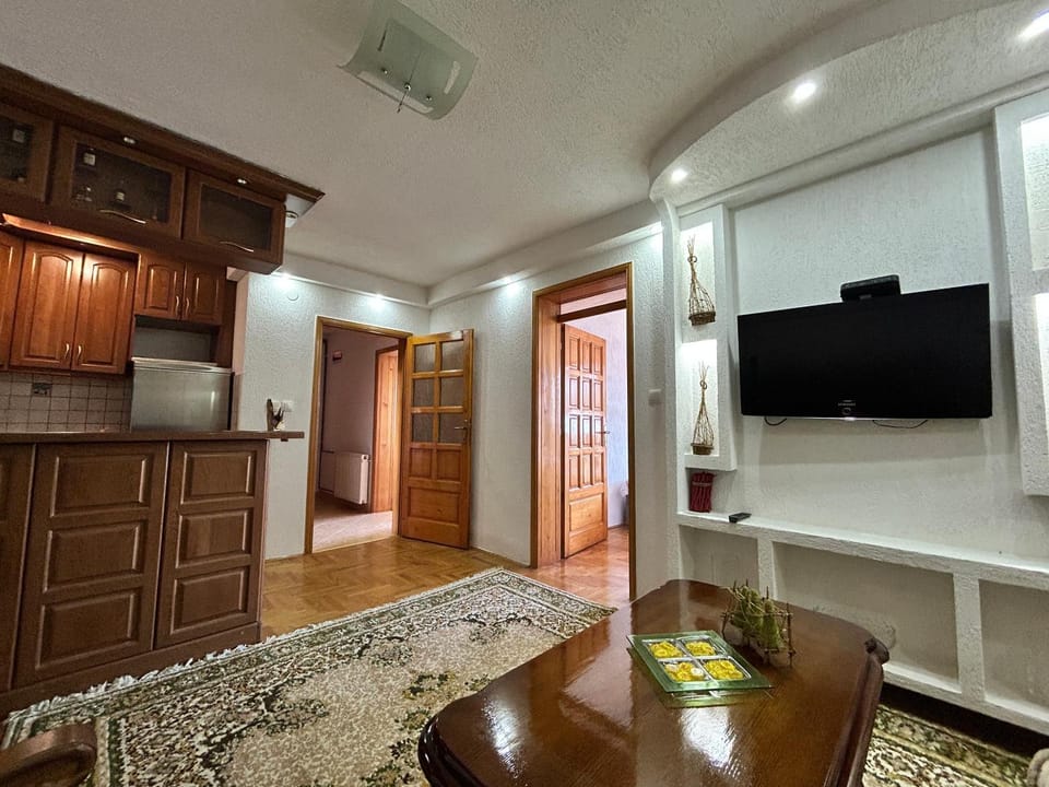 Communal lounge/ TV room, TV and multimedia, Kitchen or kitchenette, Living room