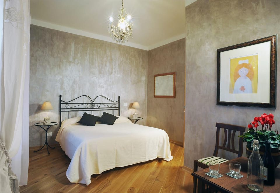 Bed, Photo of the whole room