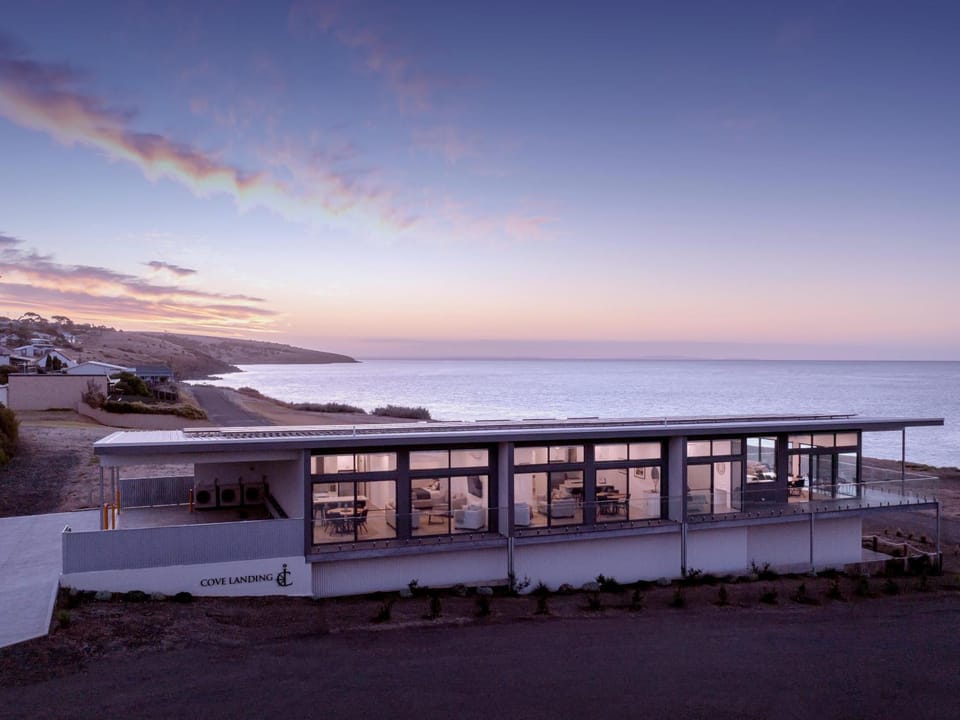 Property building, View (from property/room), View (from property/room), Balcony/Terrace, Sea view, Sea view, Sunset