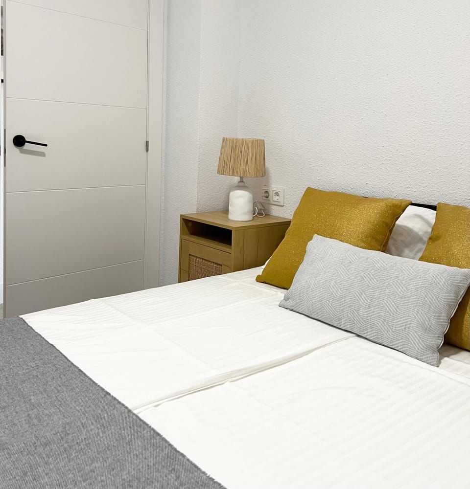 Bed, Photo of the whole room, Bedroom