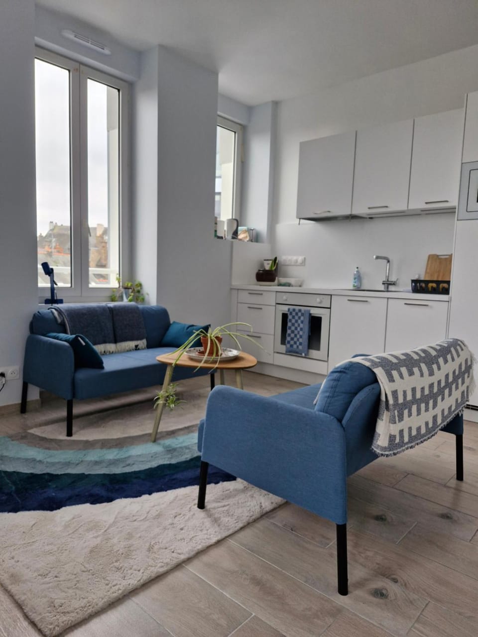 Kitchen or kitchenette, Seating area, City view, City view