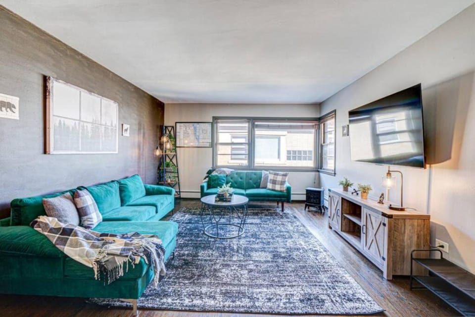 Top Rated Luxury 2BR Condo Historic Location House in Elmwood Park