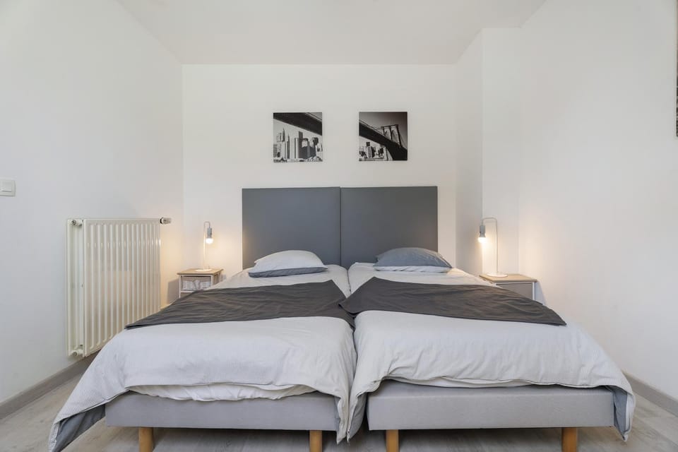 Living room, Bedroom