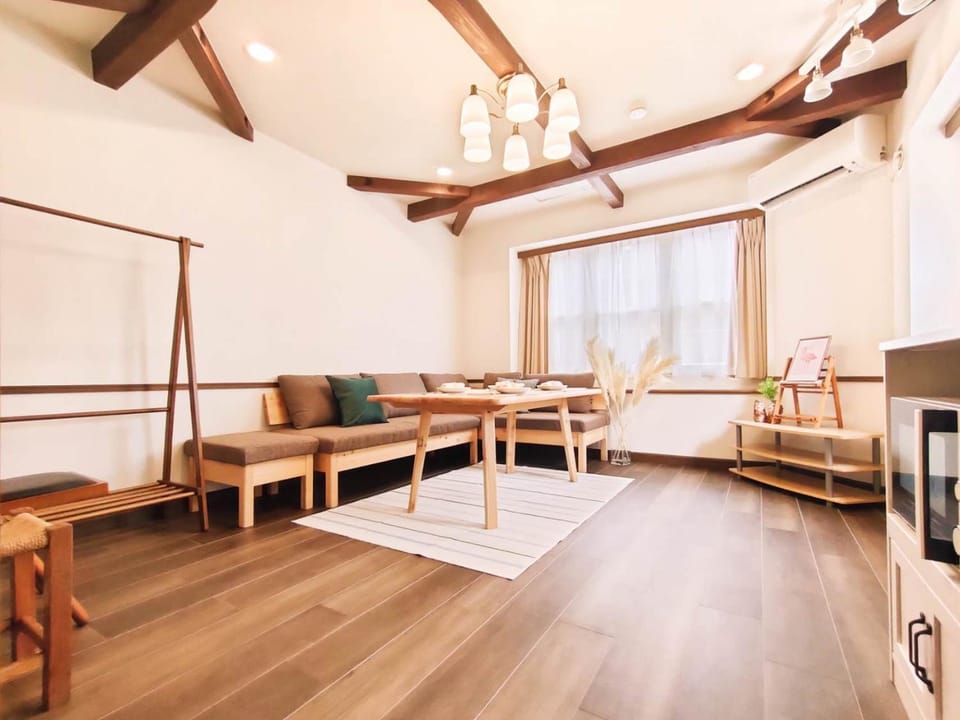 Living room, Seating area, Dining area