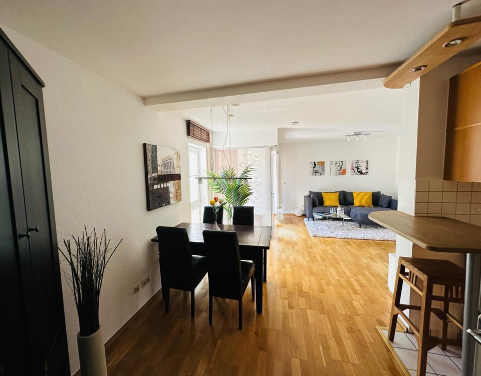 Living room, Photo of the whole room, Seating area, Dining area