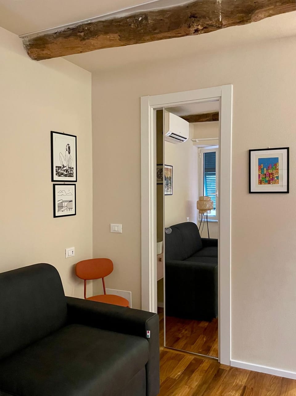 Living room, Decorative detail