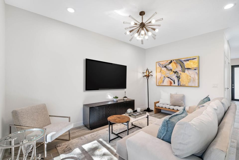 Newly Renovated Tampa Townhouse Prime Location House in Tampa