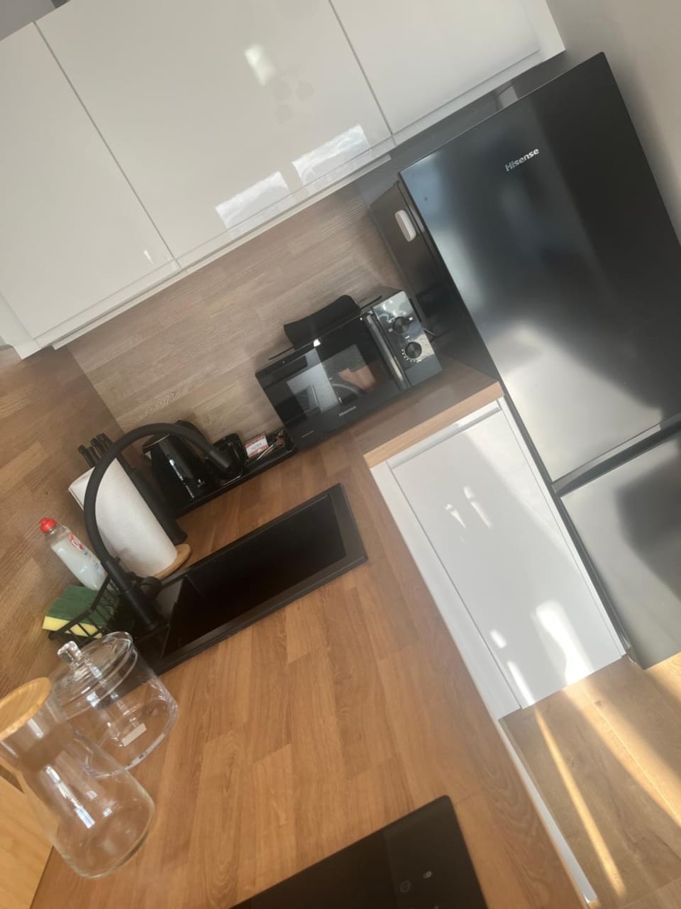 Kitchen or kitchenette, dishwasher, minibar, oven, stove