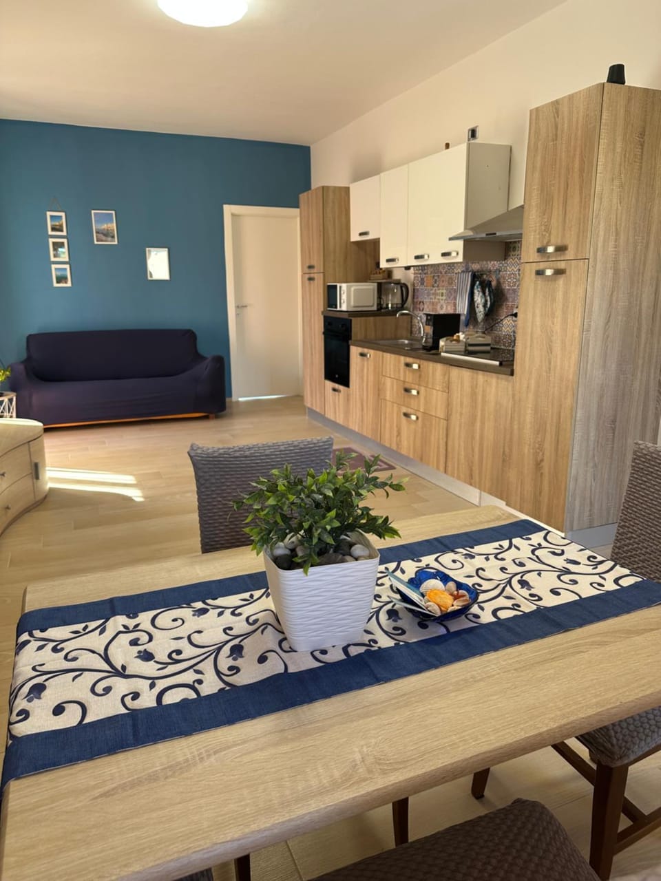 Kitchen or kitchenette, Living room, pet friendly, stove
