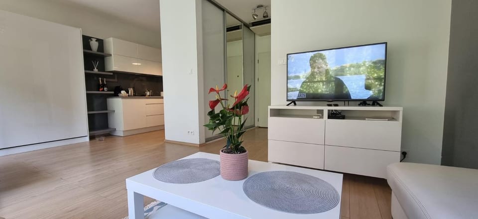 TV and multimedia, Kitchen or kitchenette