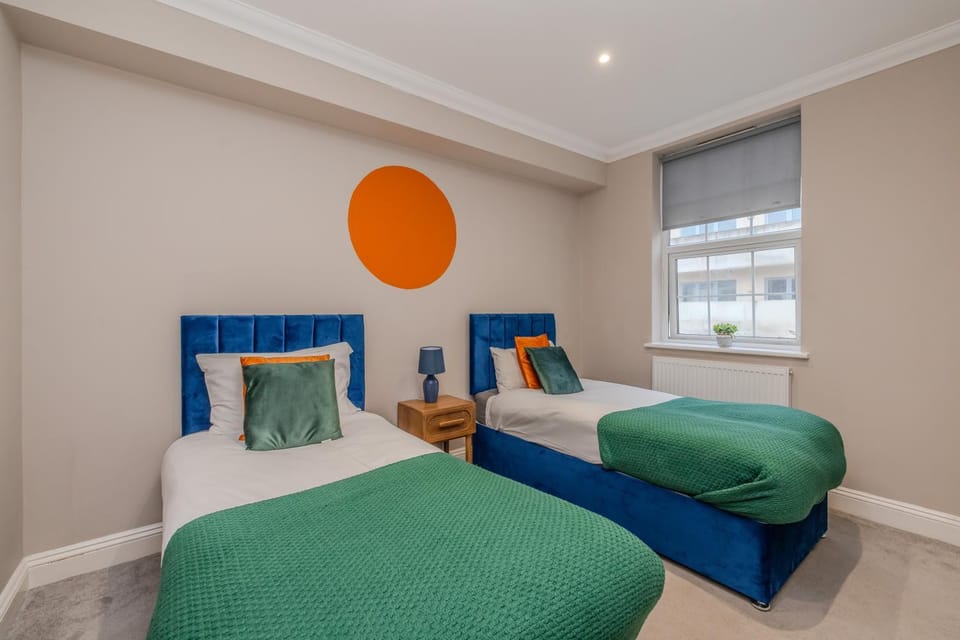 Beautiful 2 Bedroom Flat Next To Brighton Beach & North Lanes Apartment in Brighton