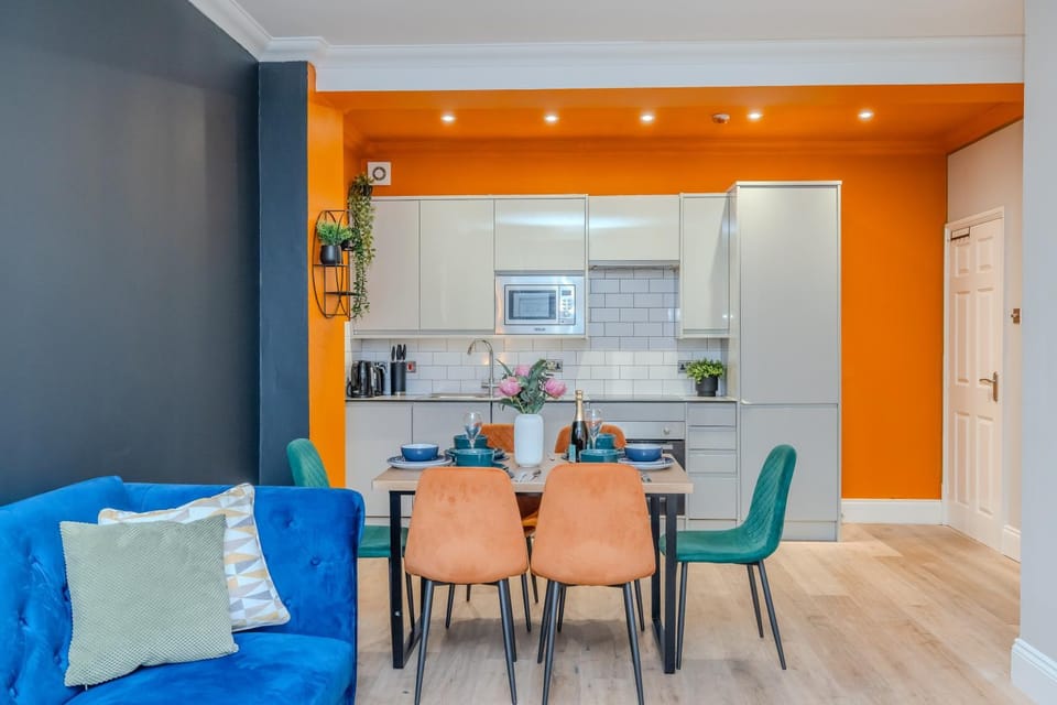 Beautiful 2 Bedroom Flat Next To Brighton Beach & North Lanes Apartment in Brighton