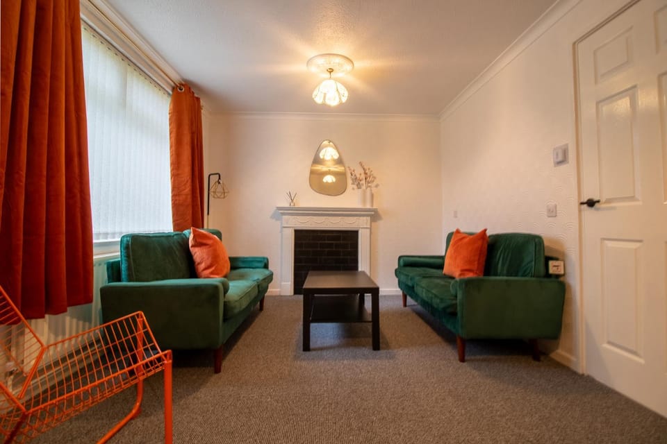 Communal lounge/ TV room, TV and multimedia, Living room, Seating area, Evening entertainment, heating, internet