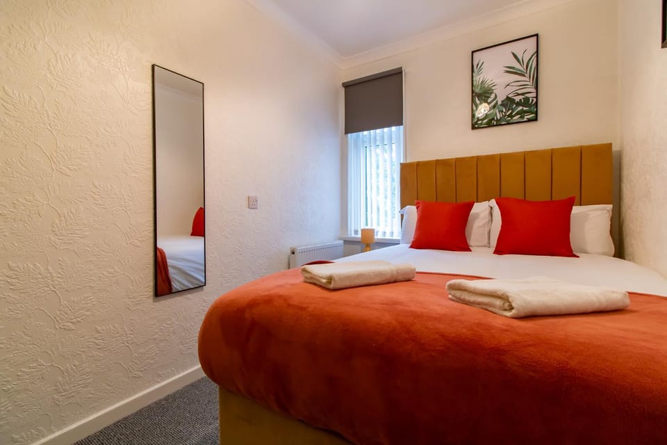 Bed, Photo of the whole room, Bedroom, heating, internet, towels
