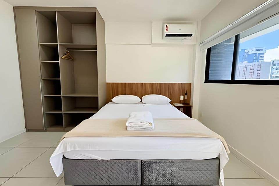 Photo of the whole room, Bedroom
