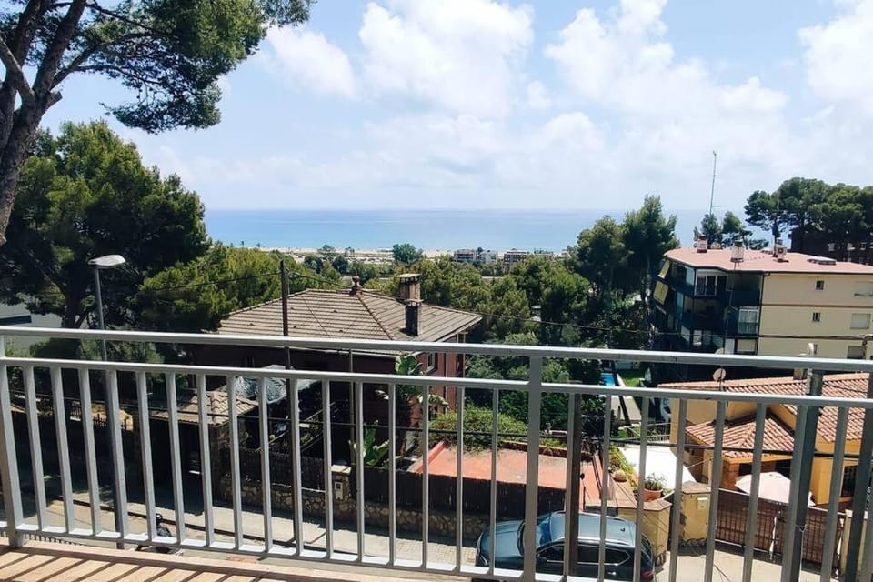 Stylish house with amazing seaview and garden House in Castelldefels