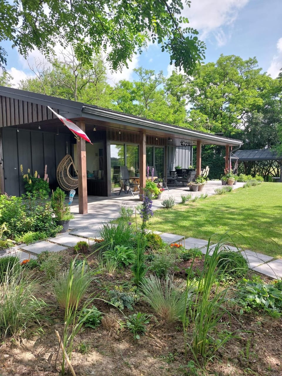 Property building, Day, Natural landscape, Garden, Garden view