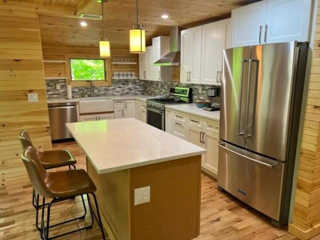 Perfect Maine Getaway in a Newly Renovated Cabin! Cabin in Belgrade