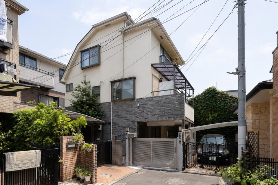 Property building, Day, Neighbourhood, Street view