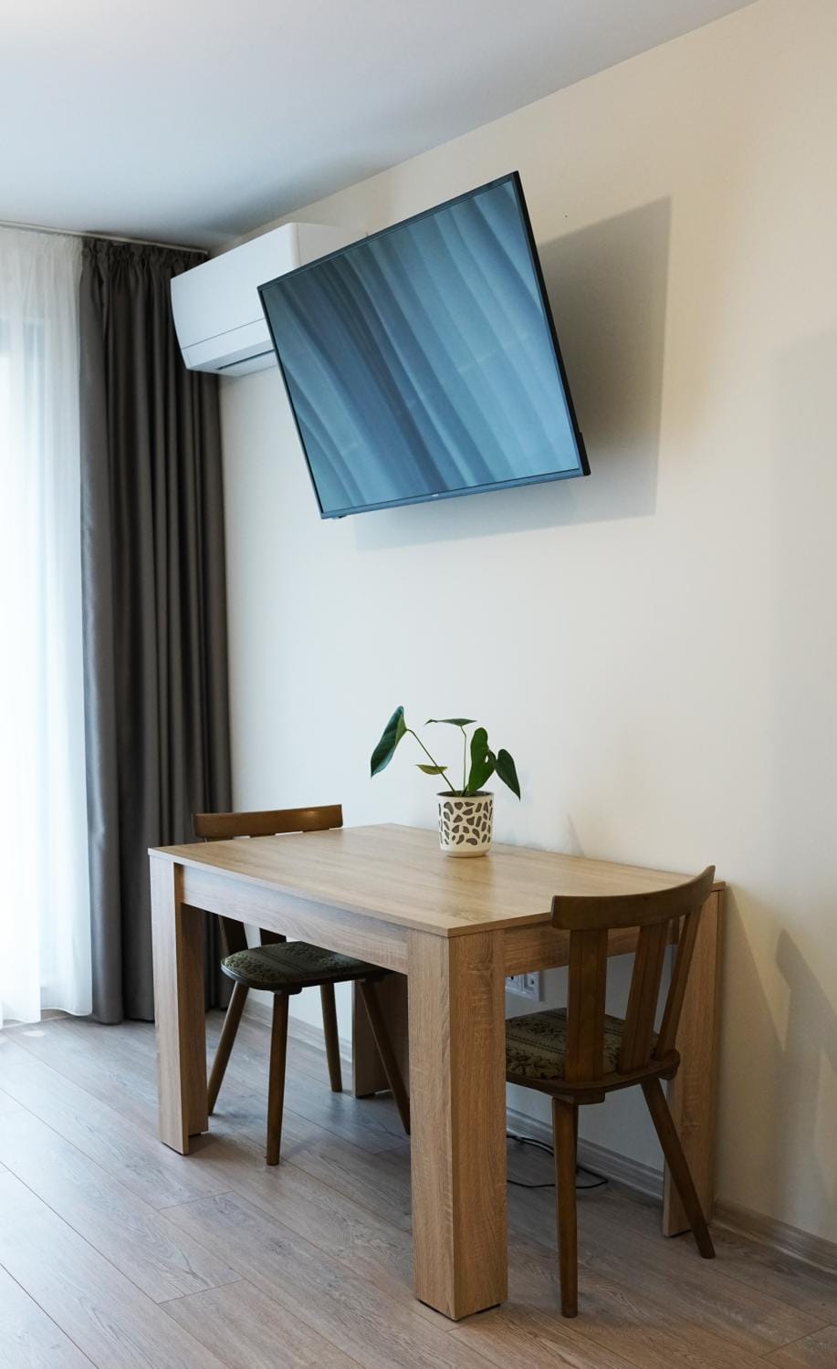 TV and multimedia, Dining area