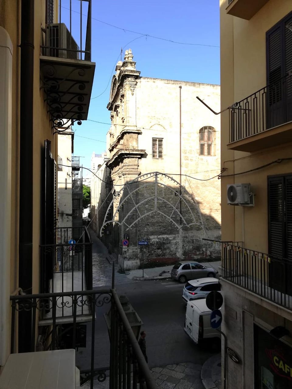 Neighbourhood, Street view