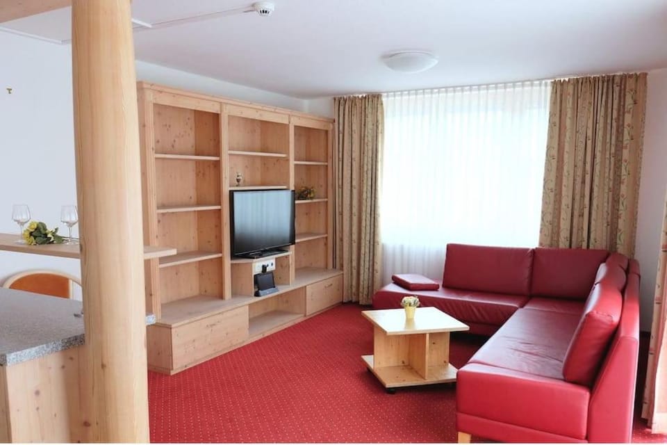 Communal lounge/ TV room, Living room, Seating area