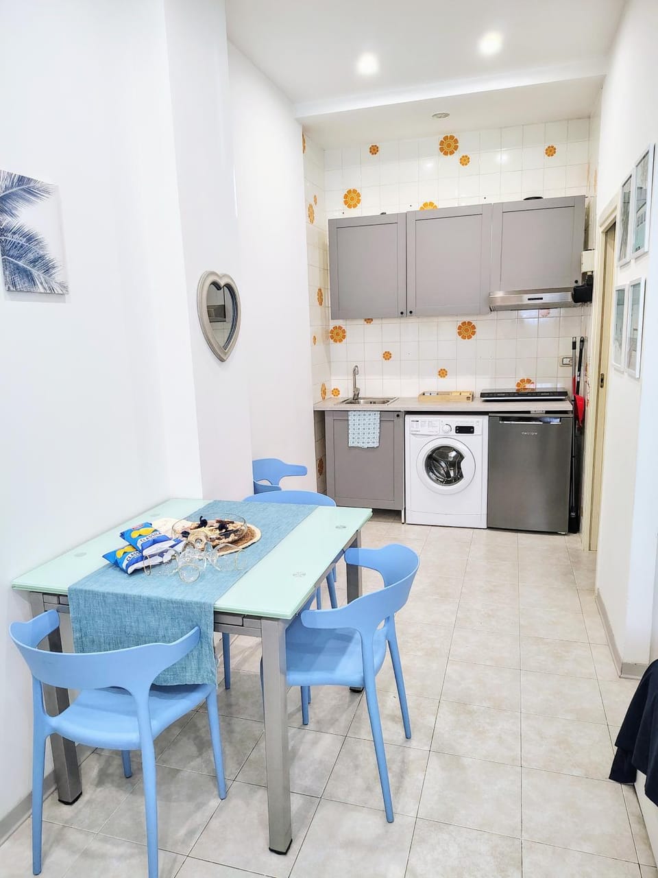 Kitchen or kitchenette, Dining area, minibar, pet friendly, stove, washing machine