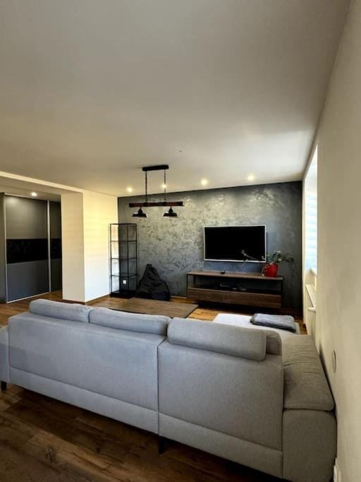 Communal lounge/ TV room, TV and multimedia, Living room, Seating area