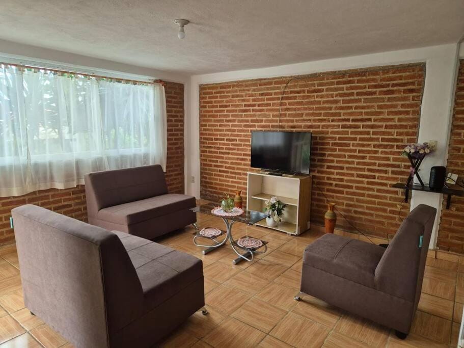 Communal lounge/ TV room, TV and multimedia, Living room, Evening entertainment