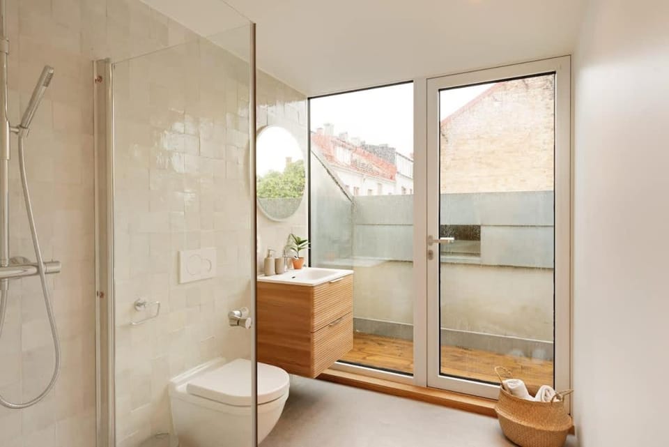 Shower, Toilet, Bathroom