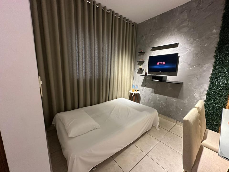 Communal lounge/ TV room, TV and multimedia