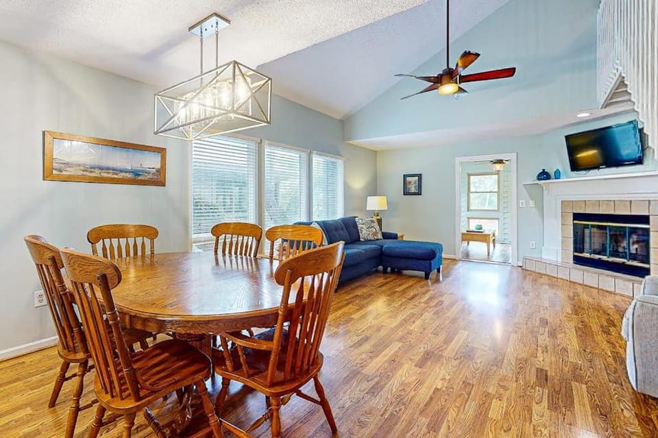 Summerwind Villa - 757 Southern Exposure House in Edisto Beach
