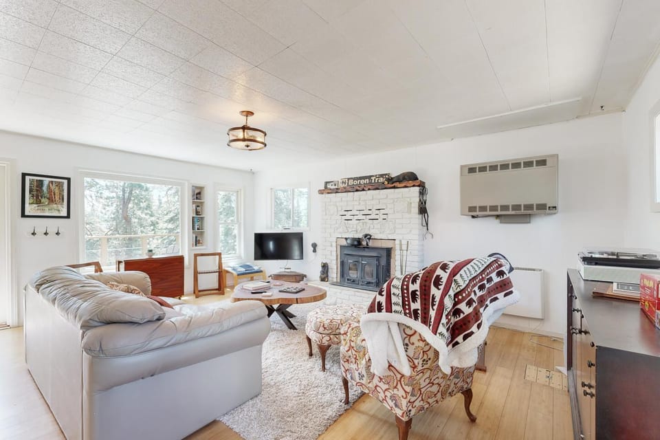 10 Mi to Bear Valley Resort: Serene Mtn Retreat House in Calaveras County