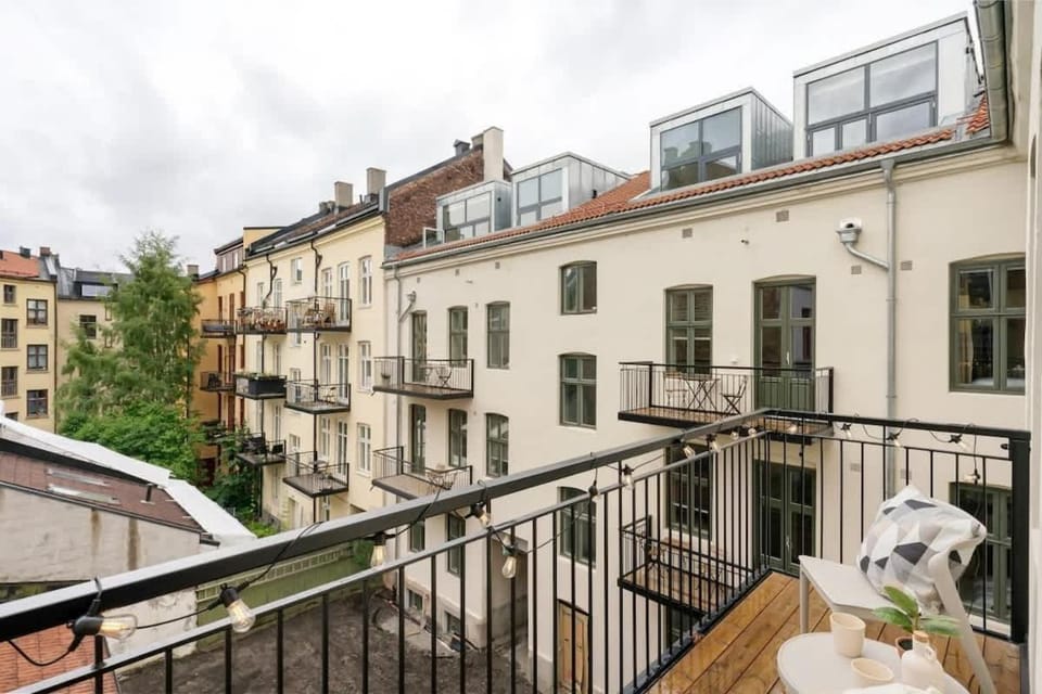 Property building, Day, View (from property/room), Balcony/Terrace