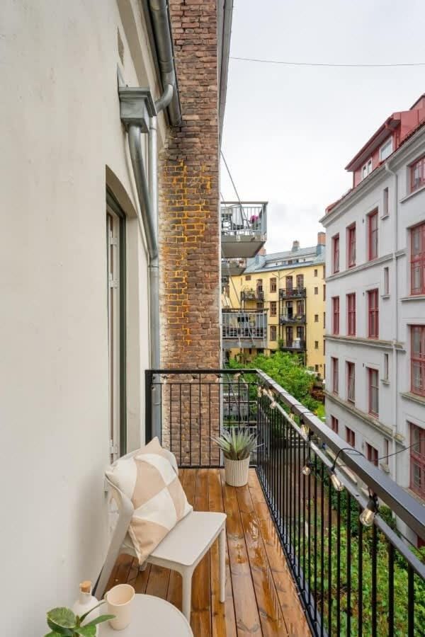 Property building, Patio, Day, View (from property/room), Balcony/Terrace, Seating area