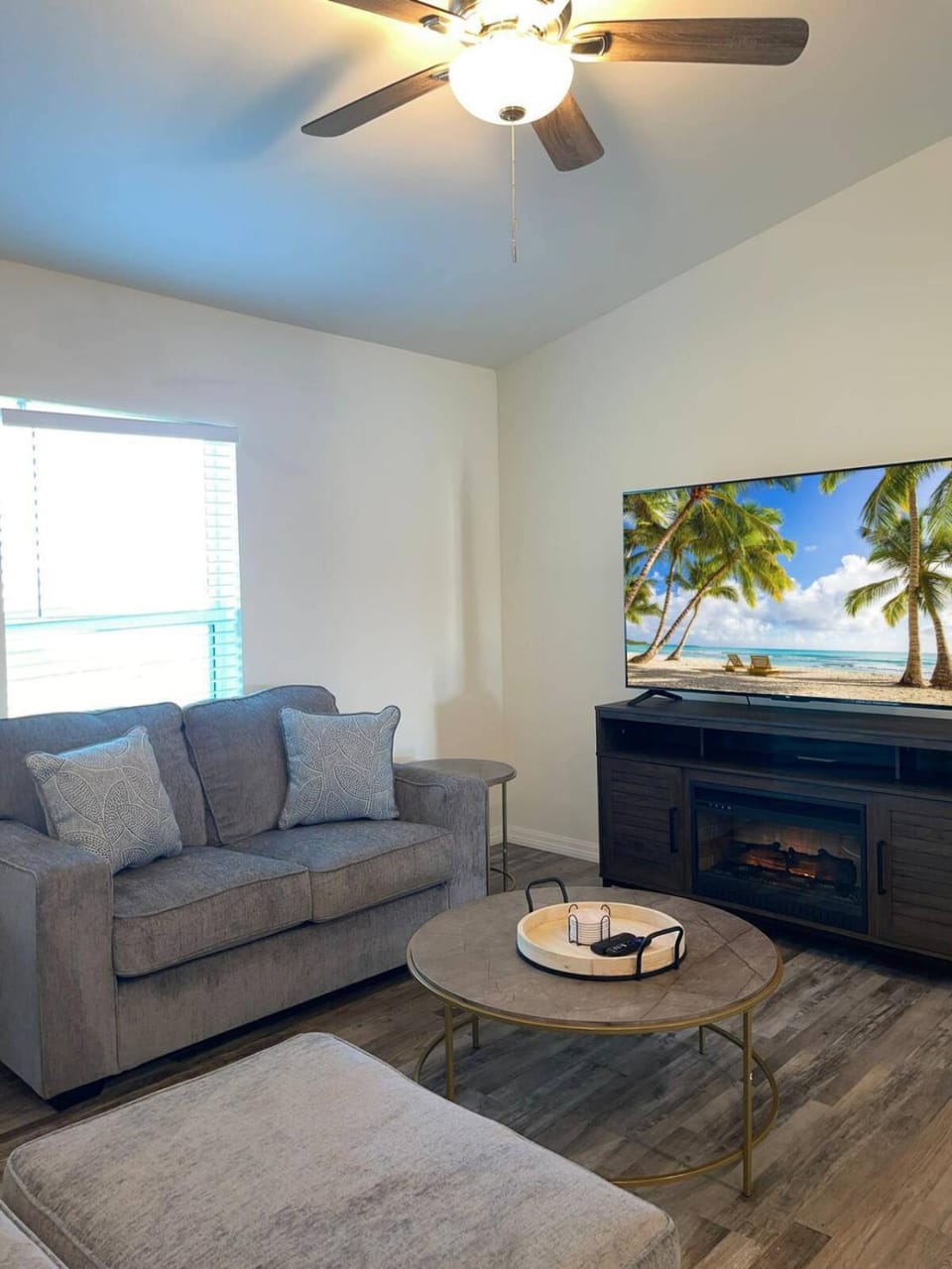 New Construction with Lanai Great for 2 Families House in Cape Coral