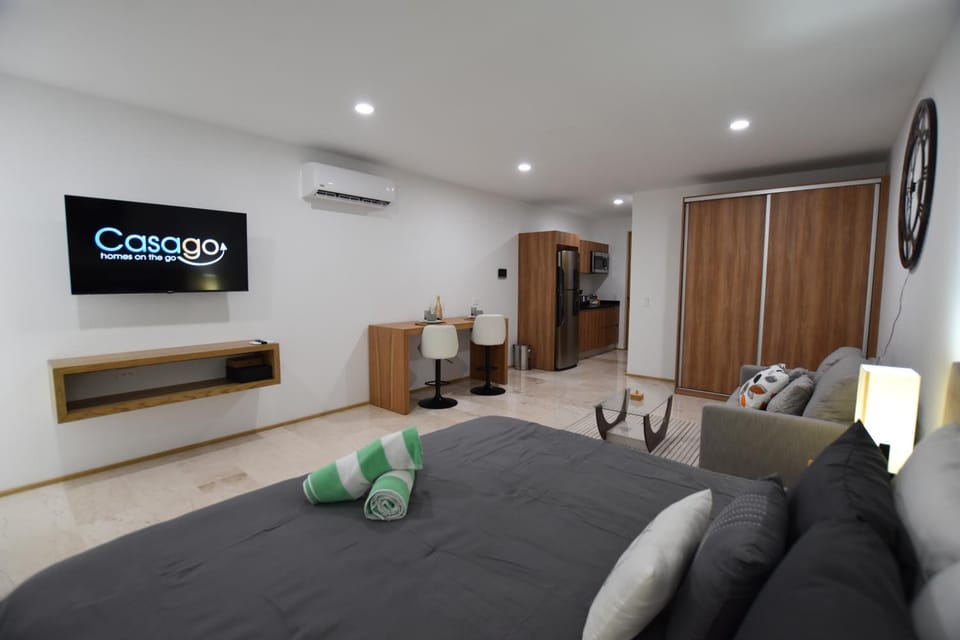 Bed, TV and multimedia, Photo of the whole room, air conditioner