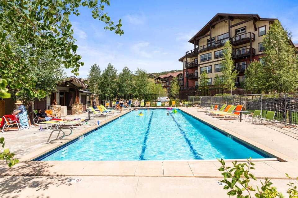 Pool view, Swimming pool