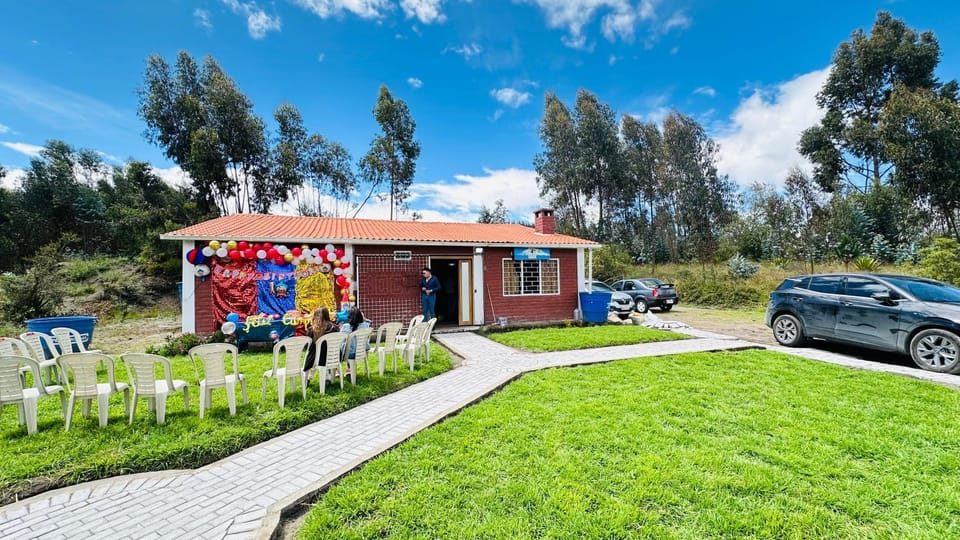 Quinta Los Ángeles House in Ecuador
