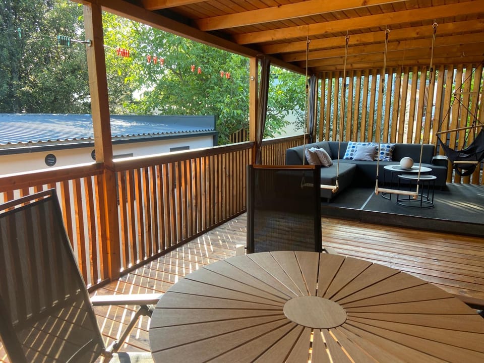 Patio, Time of day