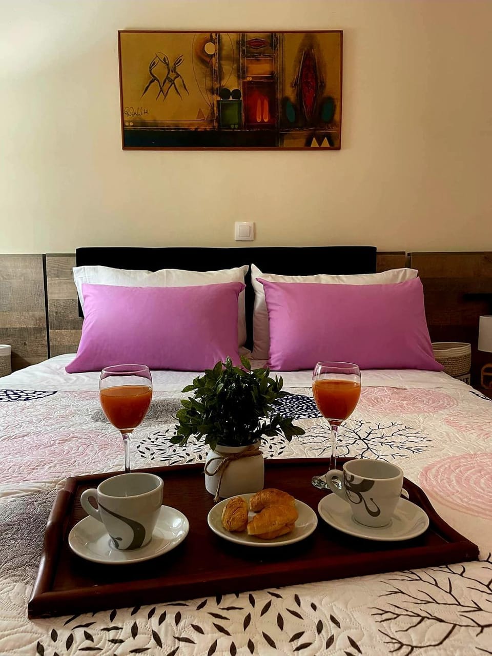 Bed, Coffee/tea facilities, Food and drinks