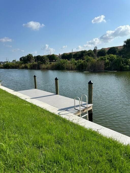 New With heated Pool and Pier! Ideal for 2 Families! House in North Fort Myers