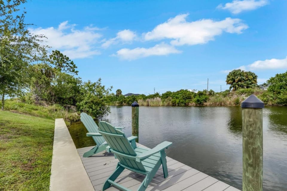 New With heated Pool and Pier! Ideal for 2 Families! House in North Fort Myers