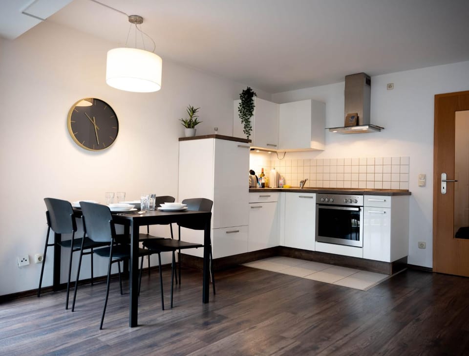 Dining area, dishwasher, oven, pet friendly, stove